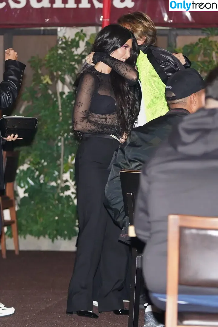 Kourtney Kardashian nude photo #1588 (kourtney_kardashian / kourtneykardash)