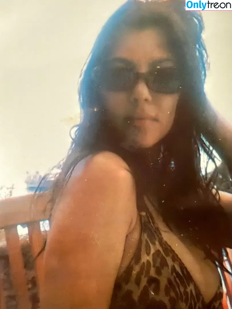 Kourtney Kardashian nude photo #1637 (kourtney_kardashian / kourtneykardash)