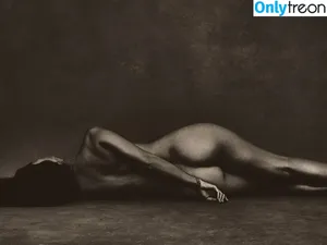  nude photo #0001