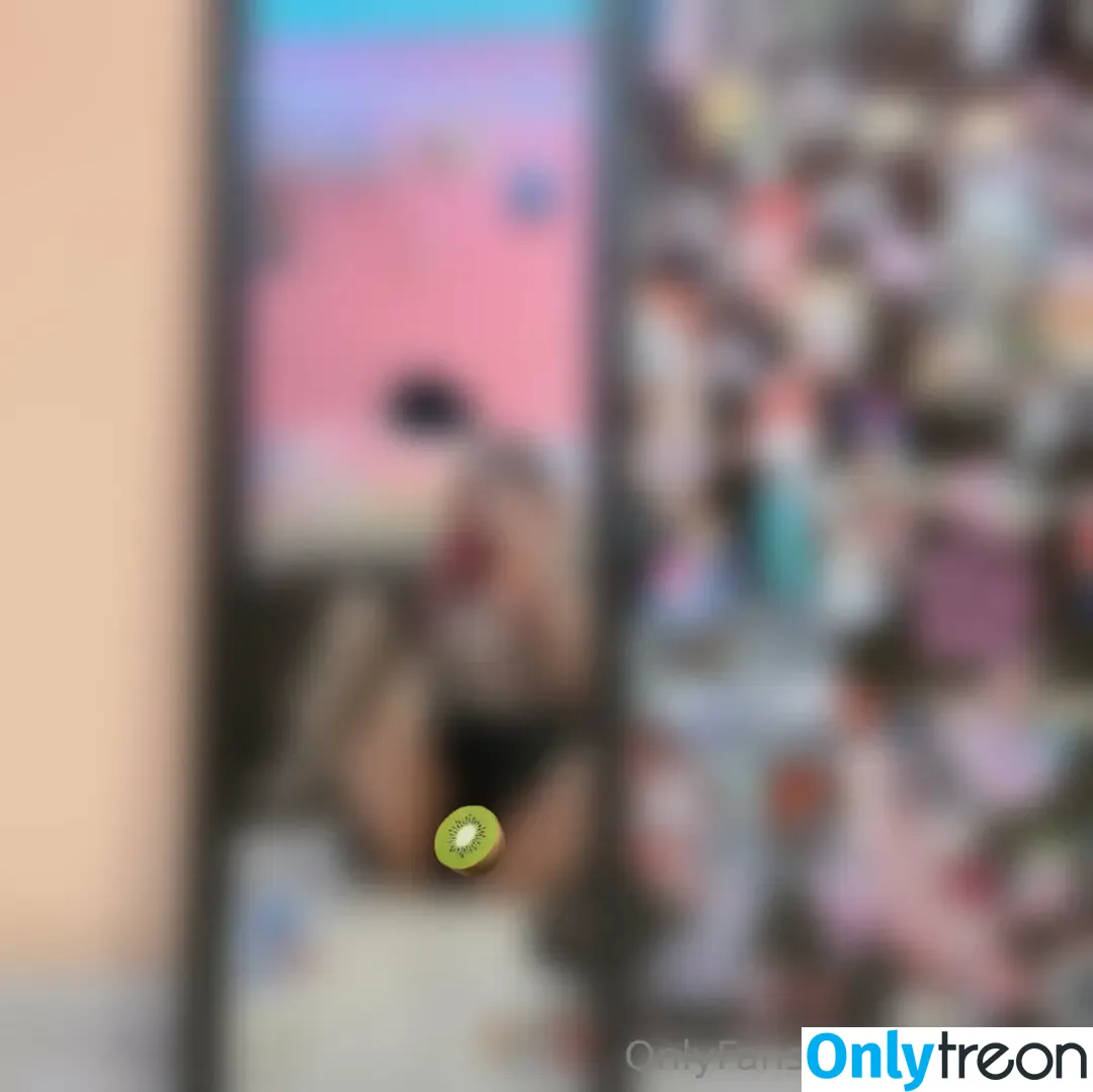 kris737r nude photo #0025 (kris737r)