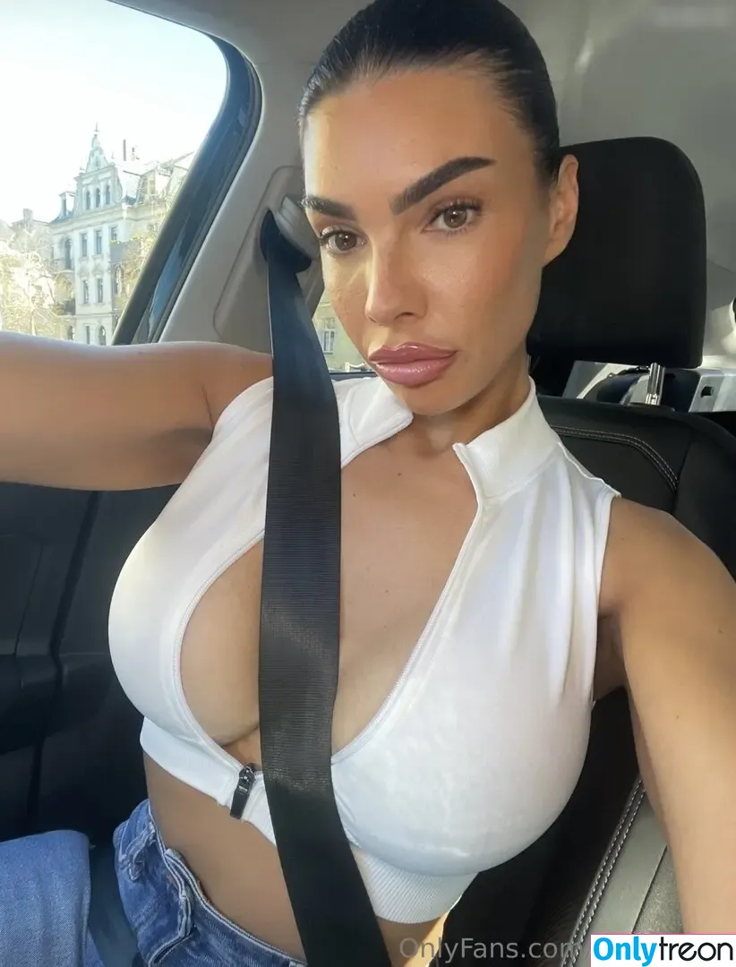 Krissiswrld nude photo #0022 (Krissiswrld)