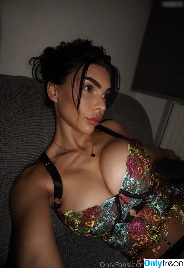 Krissiswrld nude photo #0025 (Krissiswrld)