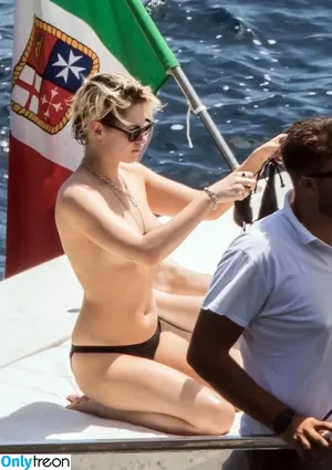 Kristen Stewart / kristenstewart / kristenstewartx nude photo #0003