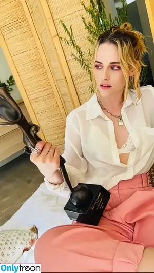 Kristen Stewart / kristenstewart / kristenstewartx nude photo #0014