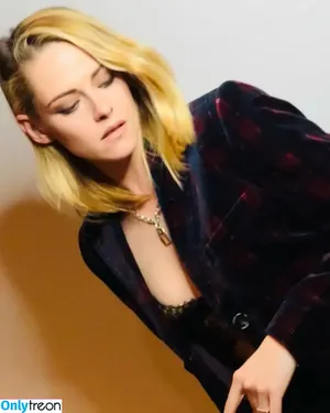 Kristen Stewart / kristenstewart / kristenstewartx nude photo #0023