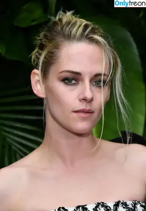 Kristen Stewart / kristenstewart / kristenstewartx nude photo #0242