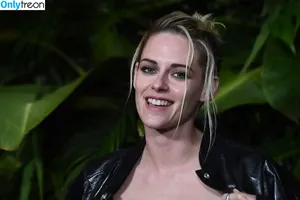 Kristen Stewart / kristenstewart / kristenstewartx nude photo #0245