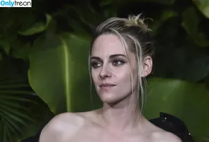 Kristen Stewart / kristenstewart / kristenstewartx nude photo #0246