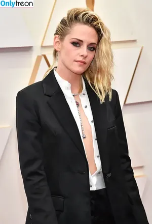 Kristen Stewart / kristenstewart / kristenstewartx nude photo #0247