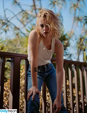 Kristen Stewart / kristenstewart / kristenstewartx nude photo #0251