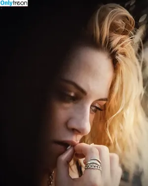 Kristen Stewart / kristenstewart / kristenstewartx nude photo #0253