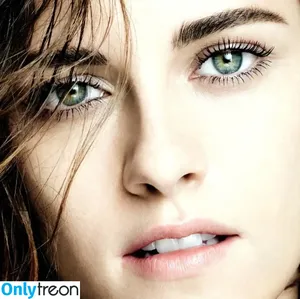 Kristen Stewart / kristenstewart / kristenstewartx nude photo #0347