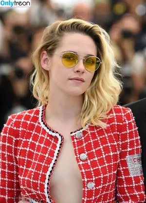 Kristen Stewart / kristenstewart / kristenstewartx nude photo #0467