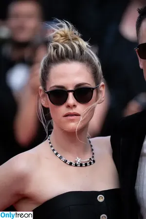 Kristen Stewart / kristenstewart / kristenstewartx nude photo #0489