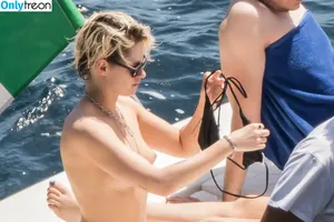 Kristen Stewart / kristenstewart / kristenstewartx nude photo #0620