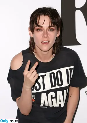 Kristen Stewart / kristenstewart / kristenstewartx nude photo #0695