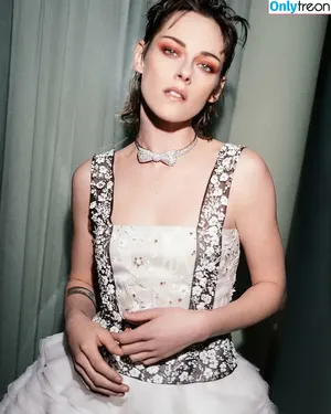 Kristen Stewart / kristenstewart / kristenstewartx nude photo #0702