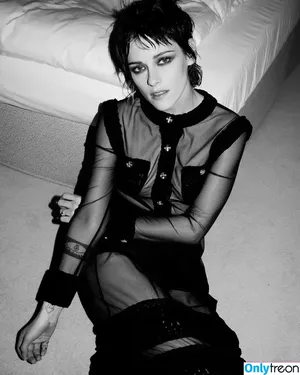 Kristen Stewart / kristenstewart / kristenstewartx nude photo #0770