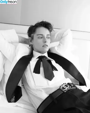 Kristen Stewart / kristenstewart / kristenstewartx nude photo #0795