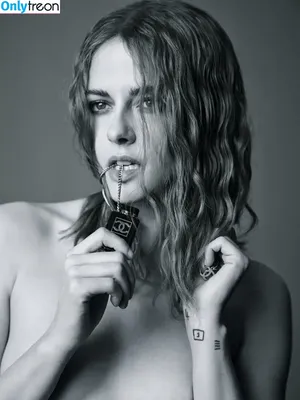 Kristen Stewart / kristenstewart / kristenstewartx nude photo #0822