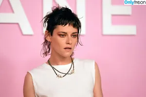 Kristen Stewart / kristenstewart / kristenstewartx nude photo #0845