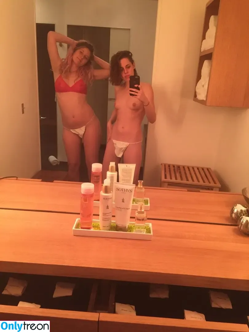 Kristen Stewart nude photo #0121 (kristenstewart / kristenstewartx)