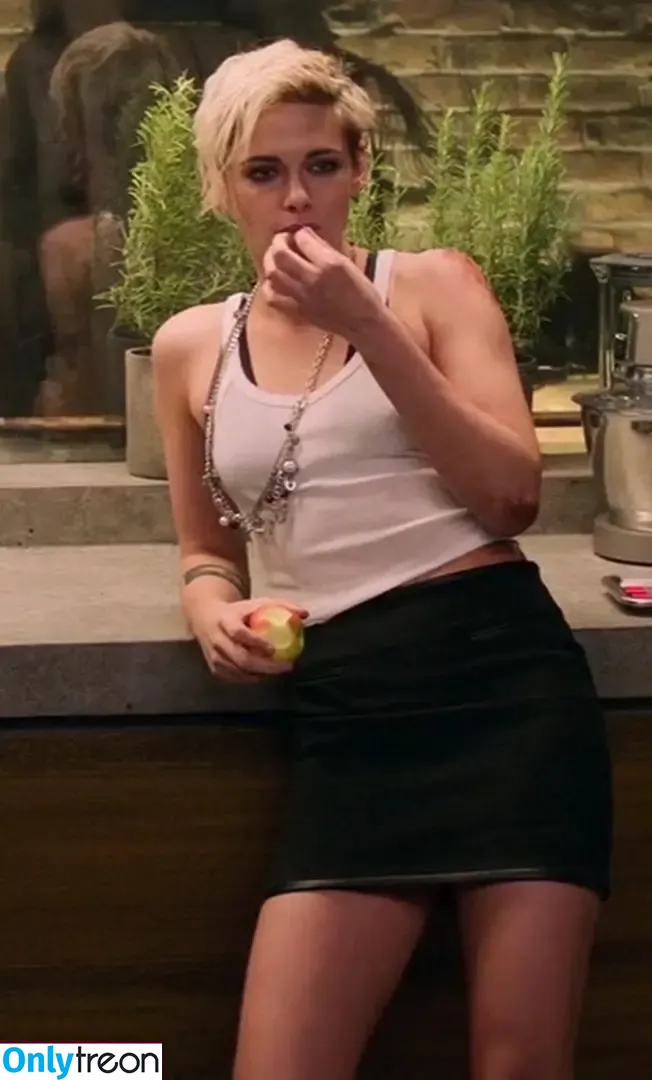 Kristen Stewart nude photo #0135 (kristenstewart / kristenstewartx)
