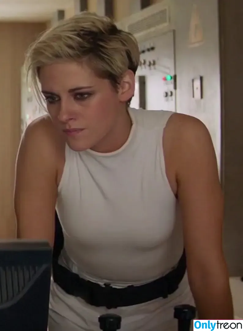 Kristen Stewart nude photo #0144 (kristenstewart / kristenstewartx)