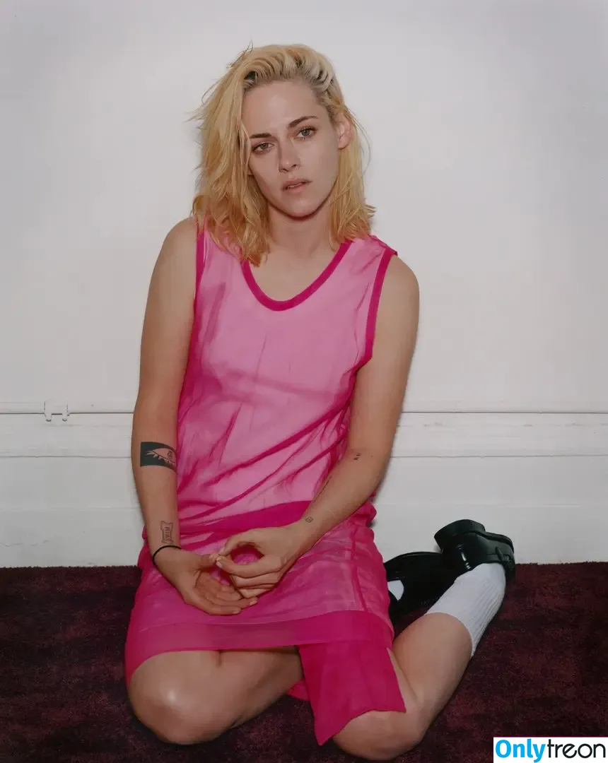 Kristen Stewart nude photo #0196 (kristenstewart / kristenstewartx)
