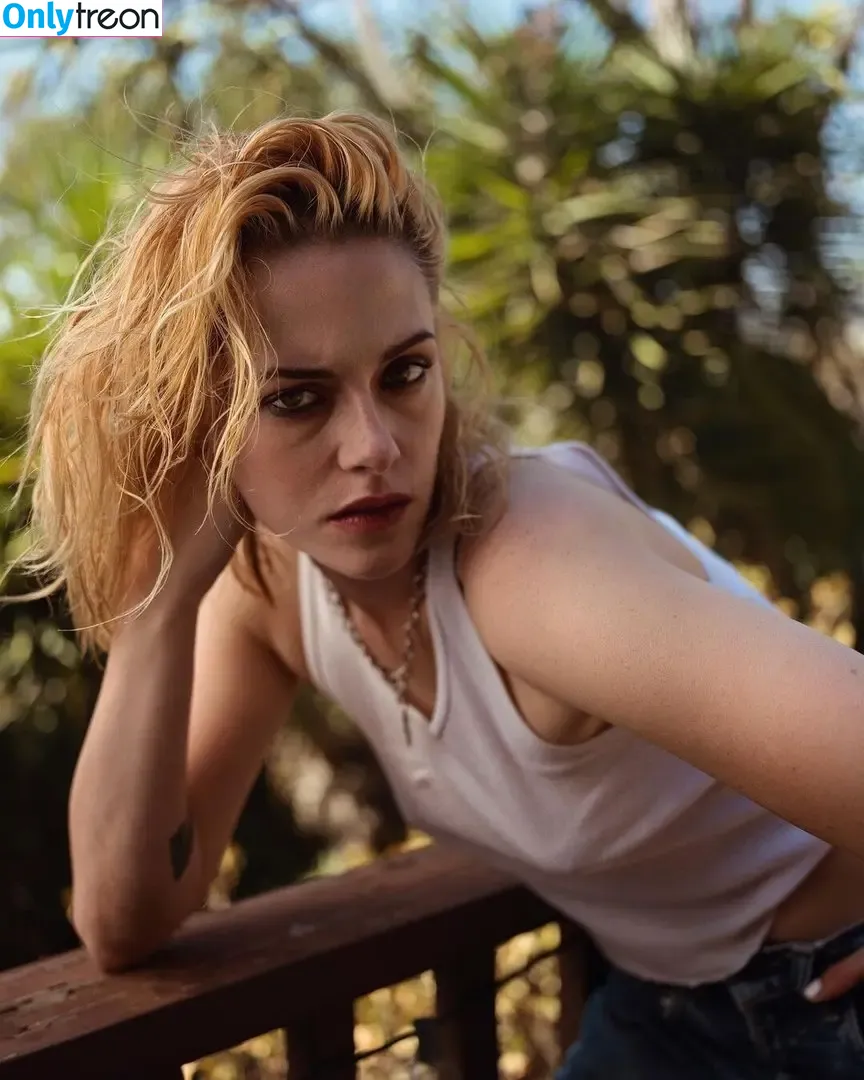 Kristen Stewart nude photo #0254 (kristenstewart / kristenstewartx)