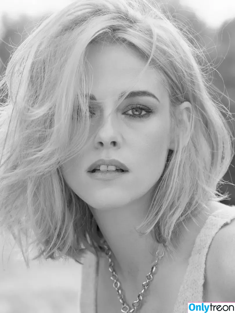 Kristen Stewart nude photo #0270 (kristenstewart / kristenstewartx)