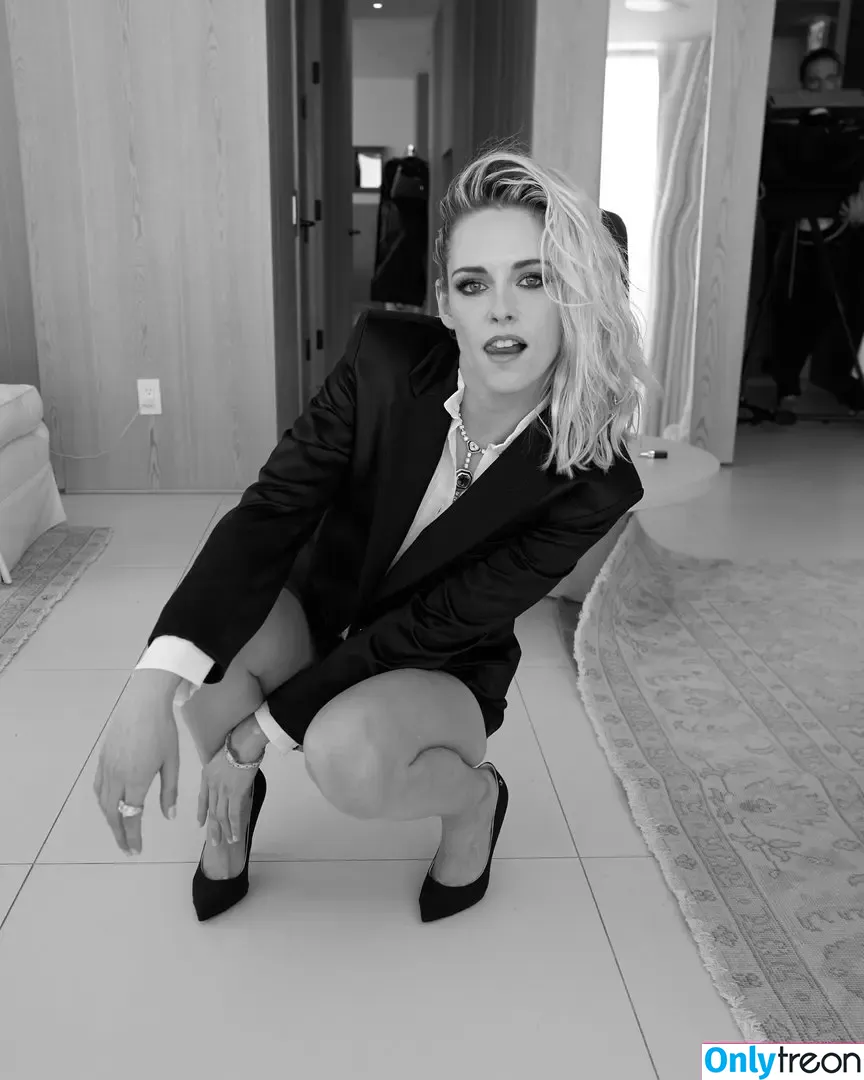 Kristen Stewart nude photo #0279 (kristenstewart / kristenstewartx)