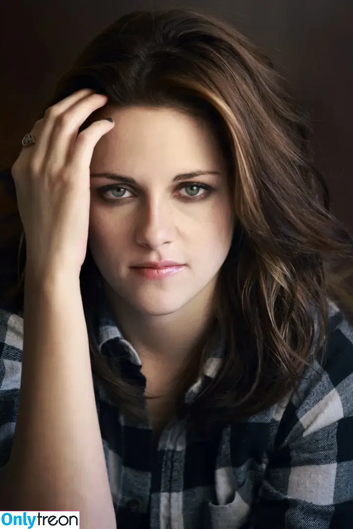 Kristen Stewart nude photo #0321 (kristenstewart / kristenstewartx)