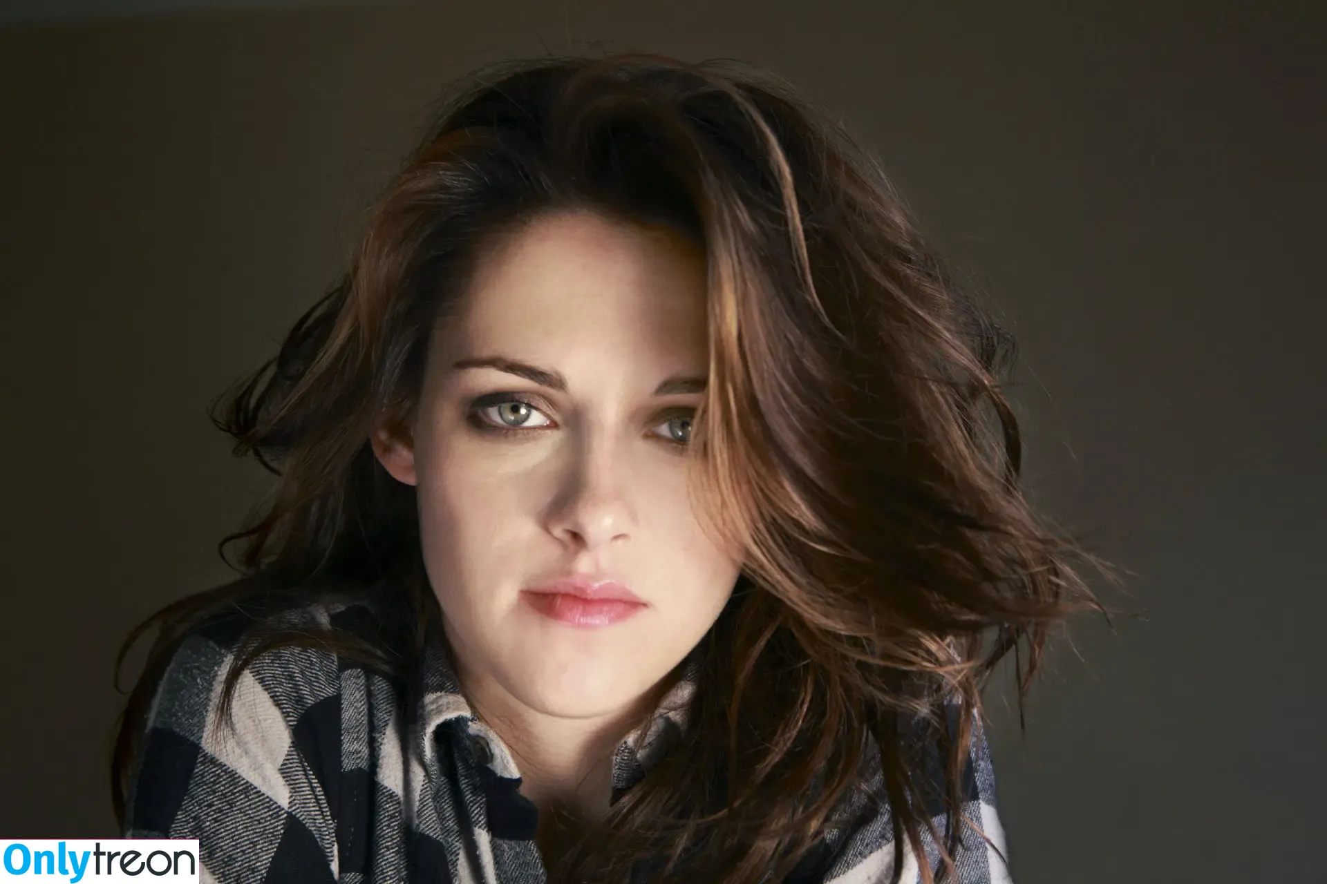 Kristen Stewart nude photo #0323 (kristenstewart / kristenstewartx)
