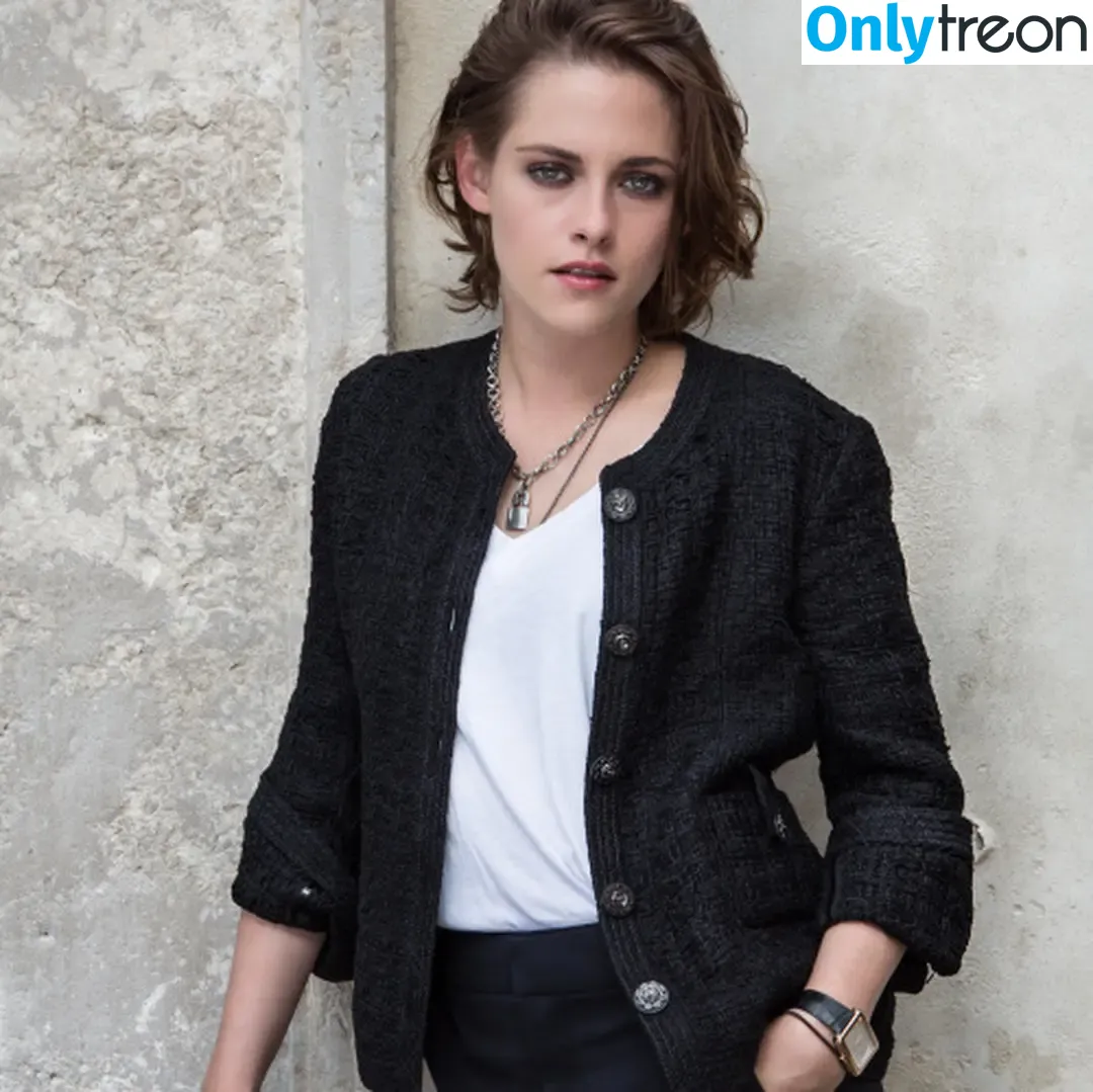 Kristen Stewart nude photo #0376 (kristenstewart / kristenstewartx)