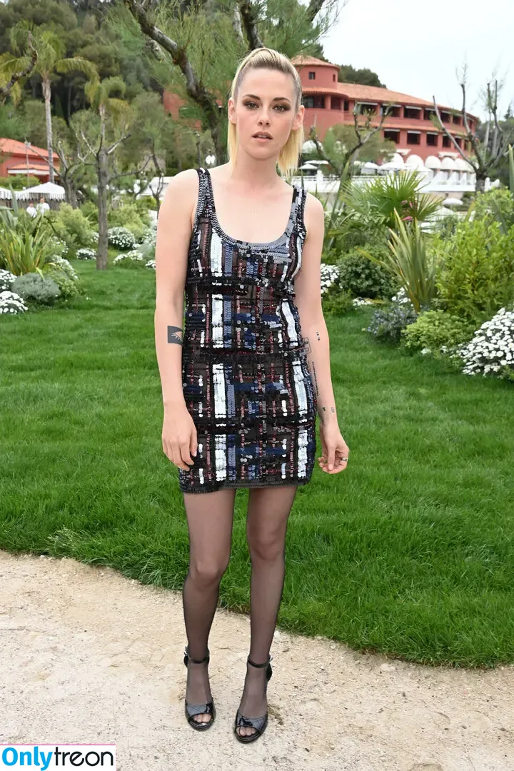 Kristen Stewart nude photo #0432 (kristenstewart / kristenstewartx)