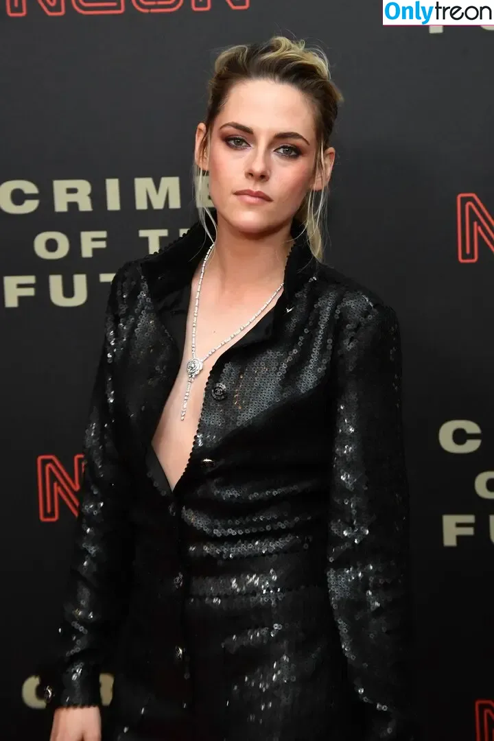 Kristen Stewart nude photo #0477 (kristenstewart / kristenstewartx)