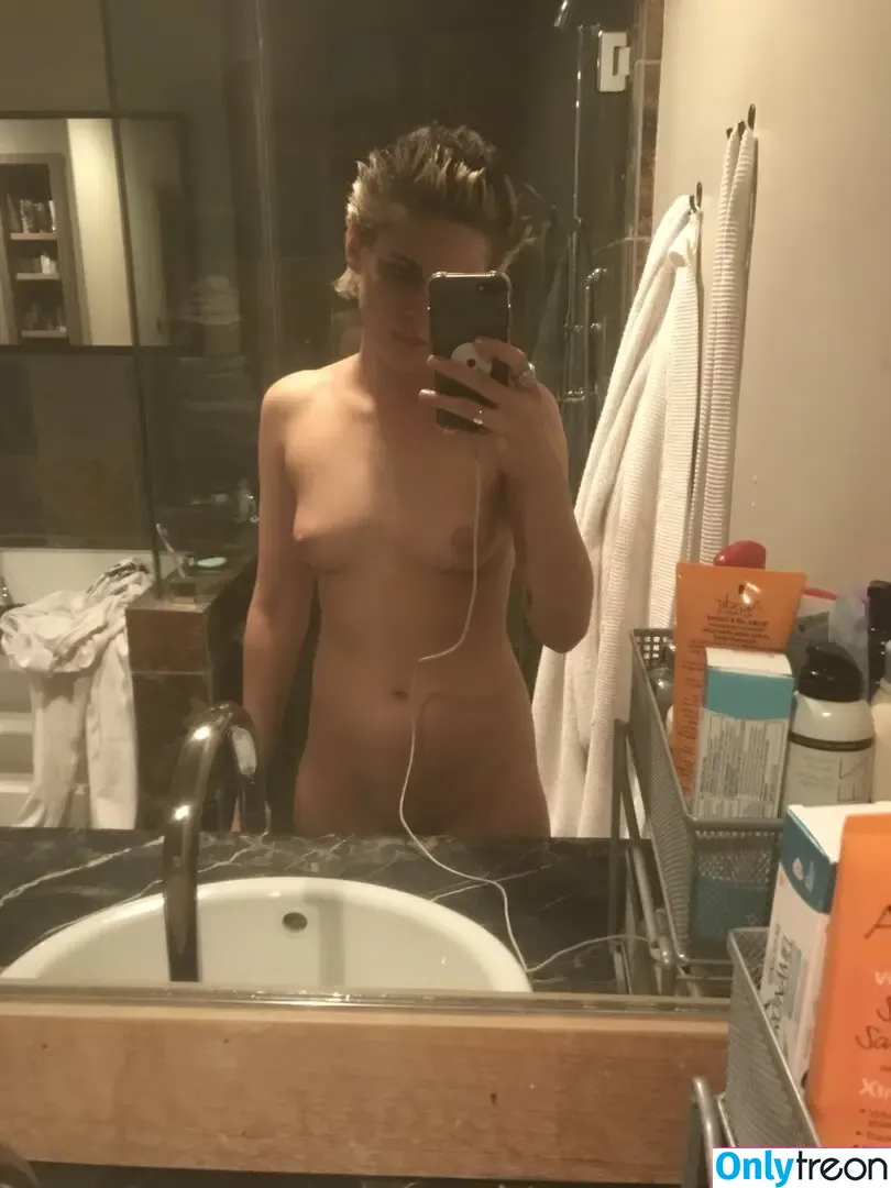 Kristen Stewart nude photo #0556 (kristenstewart / kristenstewartx)