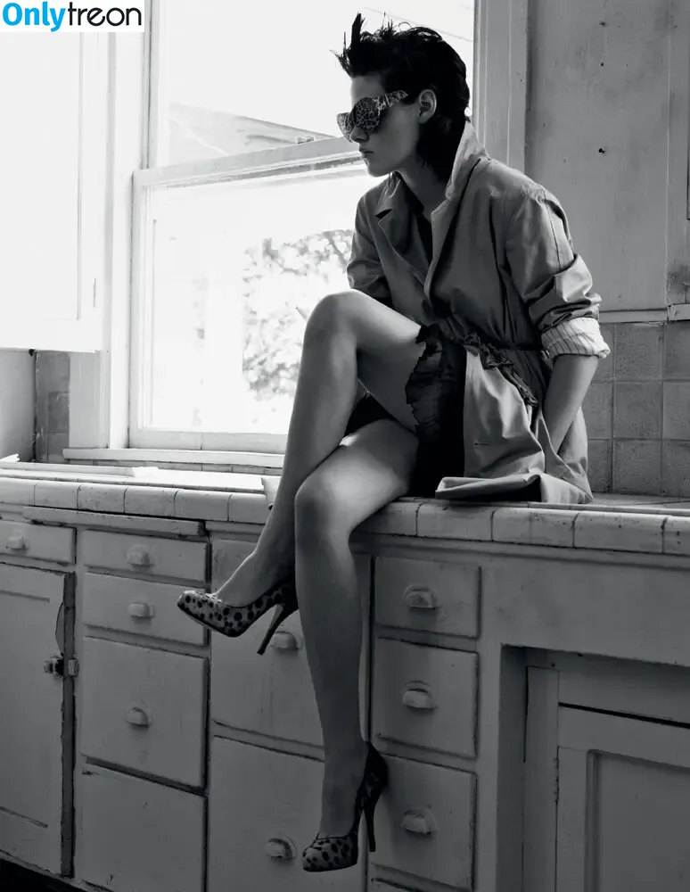 Kristen Stewart nude photo #0587 (kristenstewart / kristenstewartx)