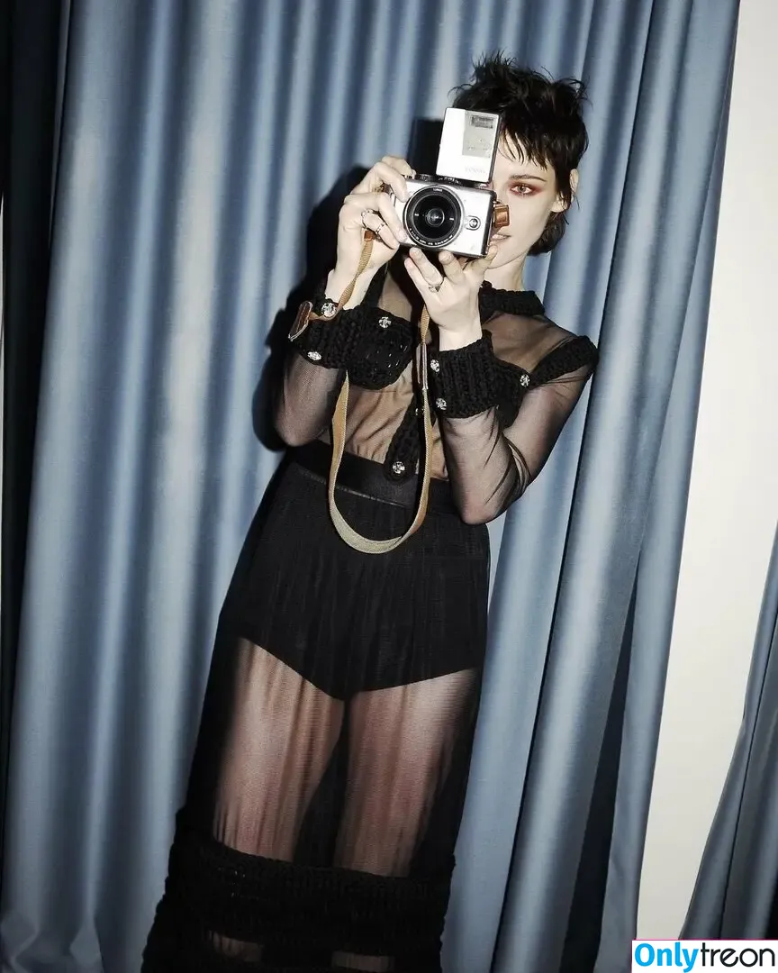 Kristen Stewart nude photo #0766 (kristenstewart / kristenstewartx)