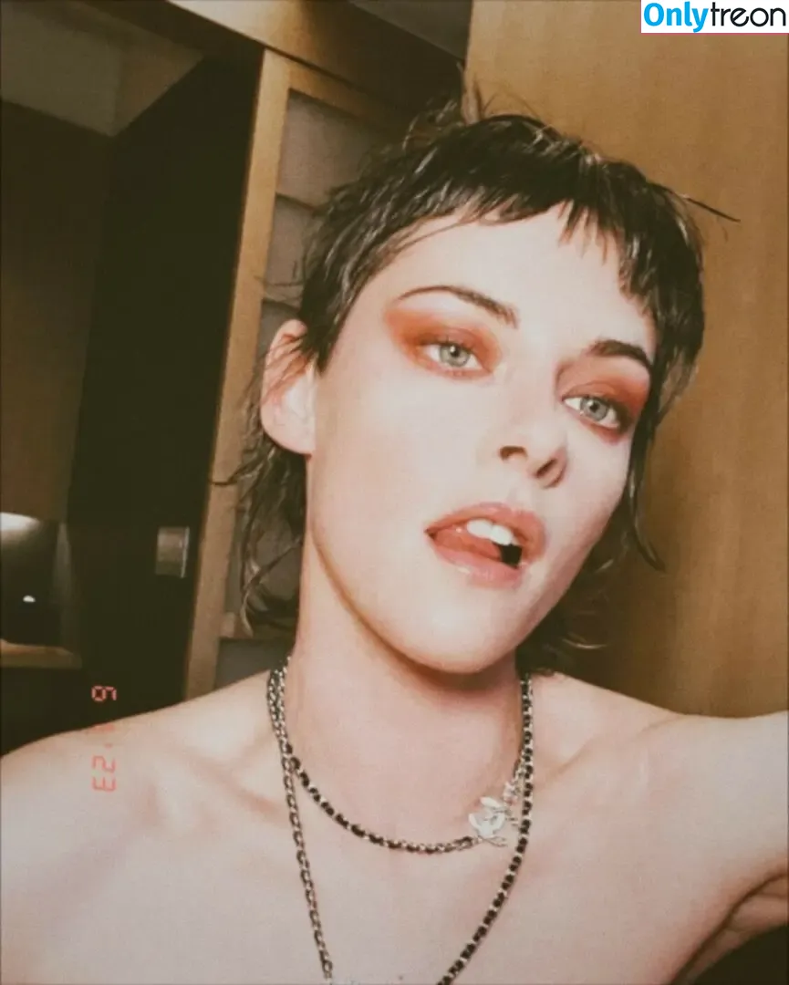 Kristen Stewart nude photo #0855 (kristenstewart / kristenstewartx)