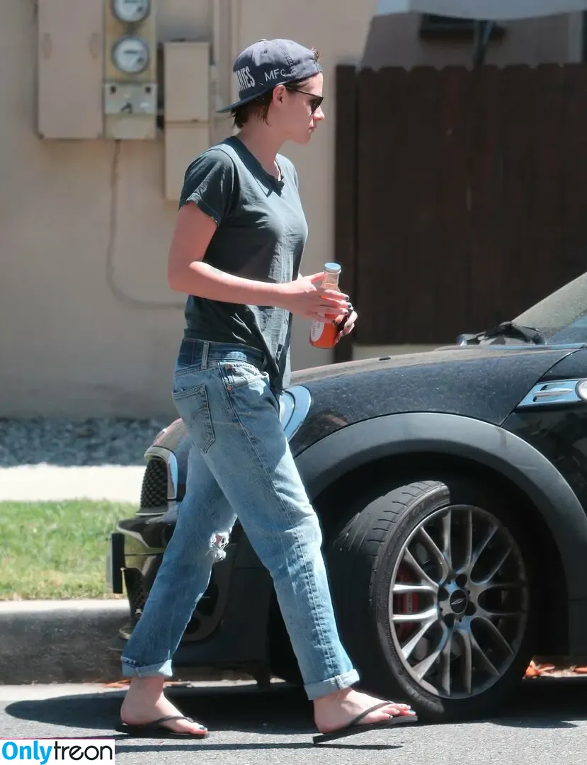 Kristen Stewart nude photo #0905 (kristenstewart / kristenstewartx)