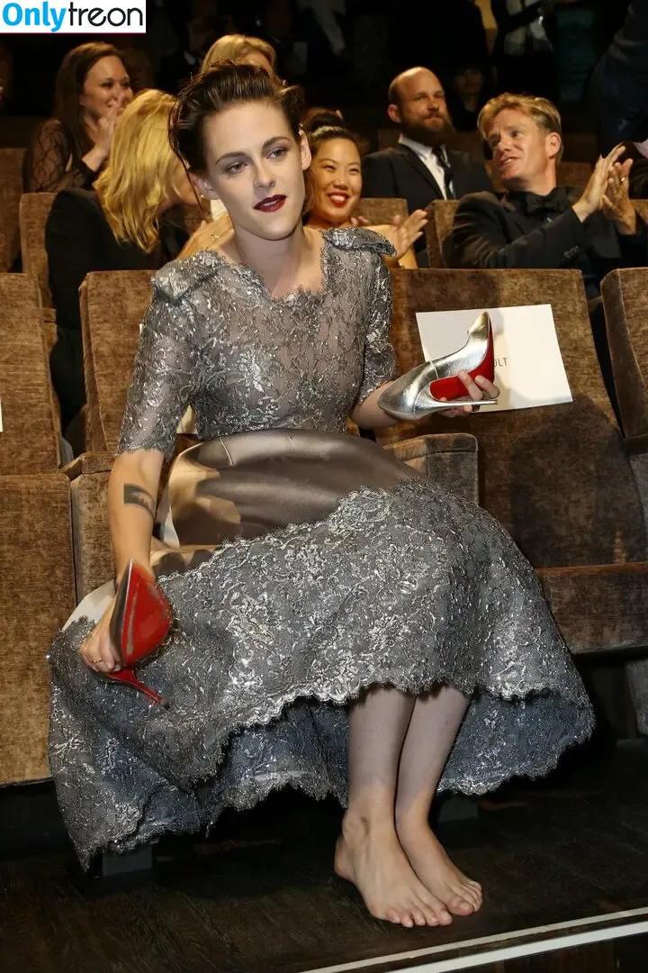 Kristen Stewart nude photo #0908 (kristenstewart / kristenstewartx)