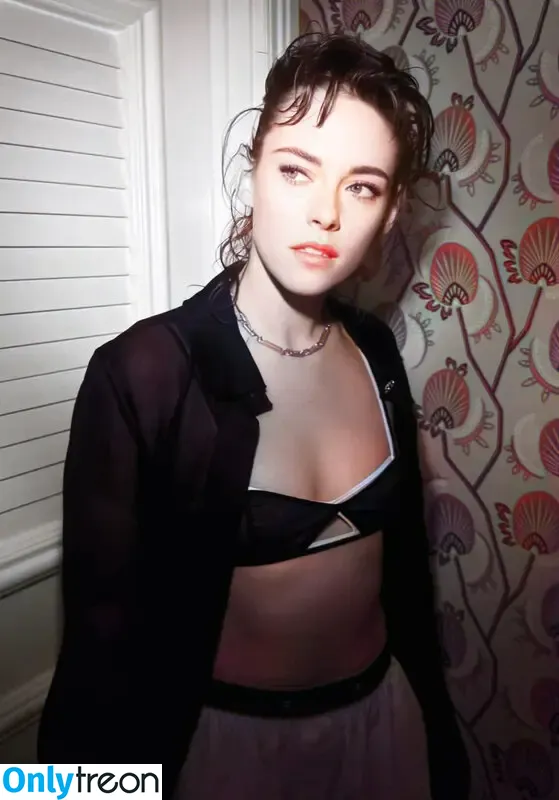 Kristen Stewart nude photo #1086 (kristenstewart / kristenstewartx)