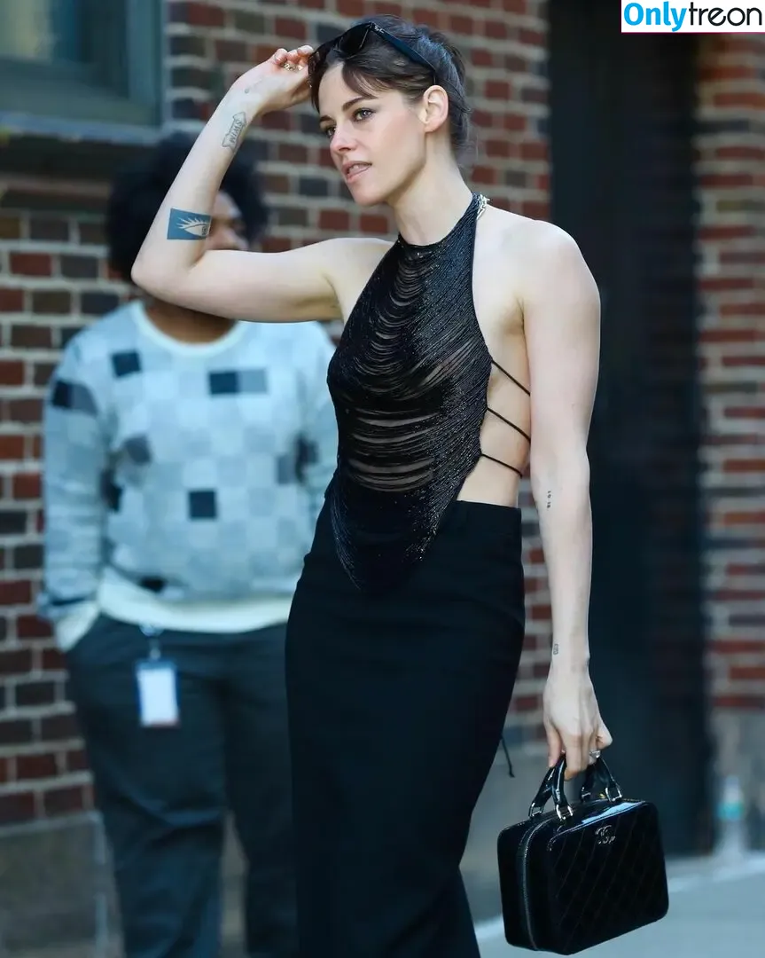 Kristen Stewart nude photo #1095 (kristenstewart / kristenstewartx)