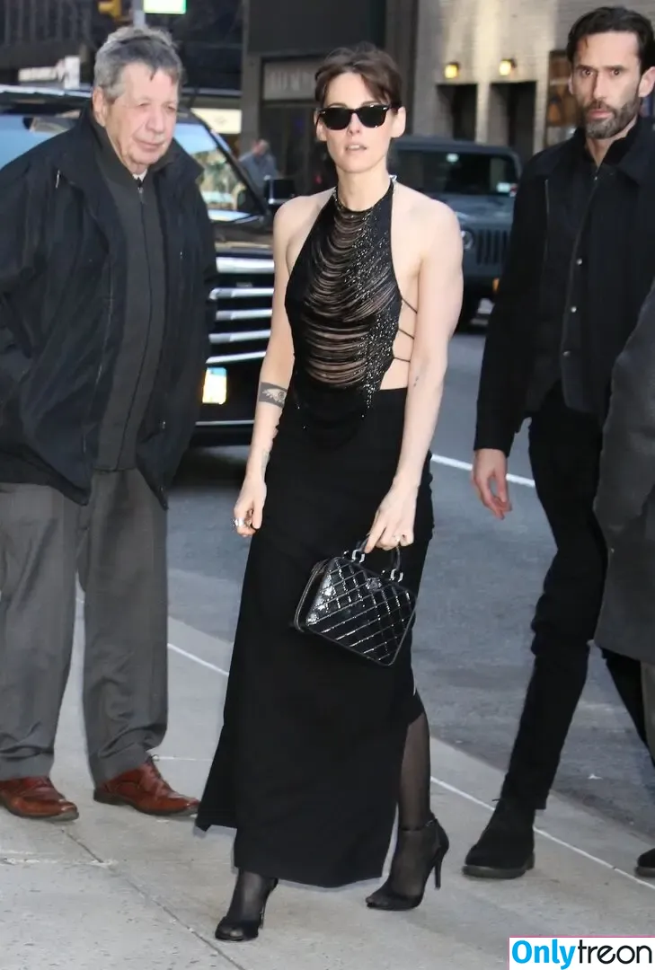 Kristen Stewart nude photo #1107 (kristenstewart / kristenstewartx)