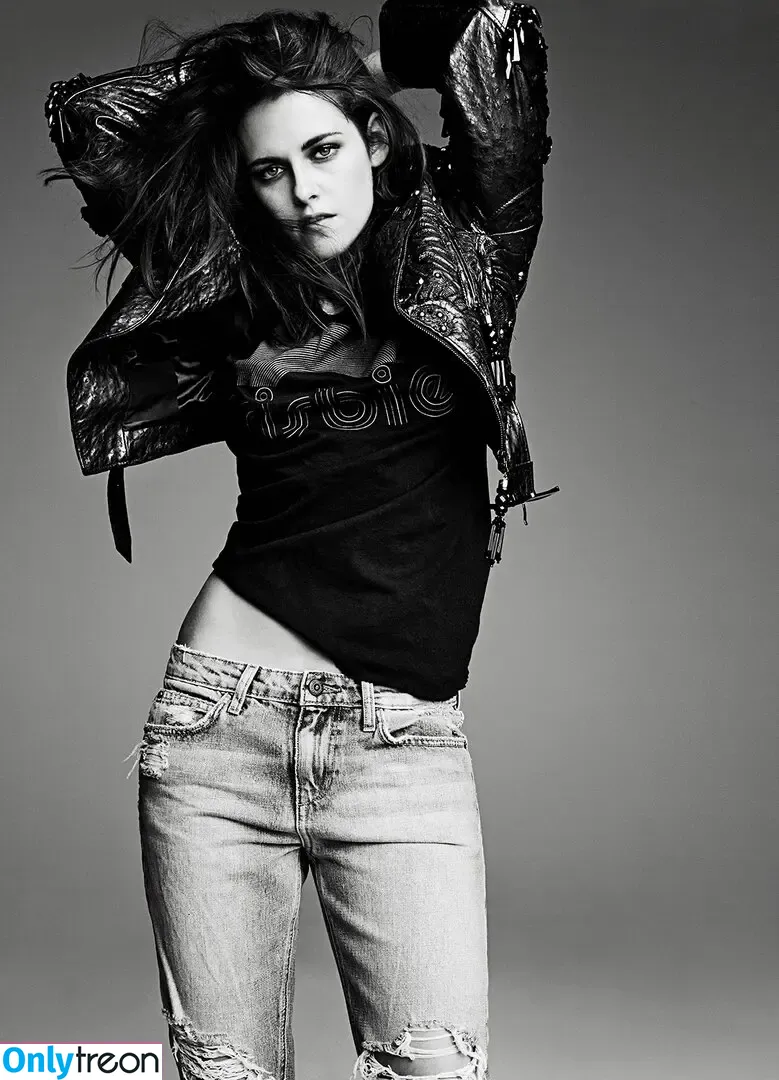Kristen Stewart nude photo #1322 (kristenstewart / kristenstewartx)