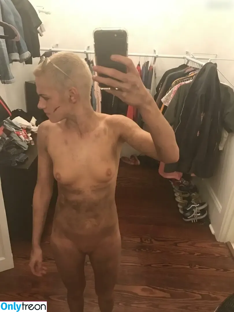 Kristen Stewart nude photo #1404 (kristenstewart / kristenstewartx)