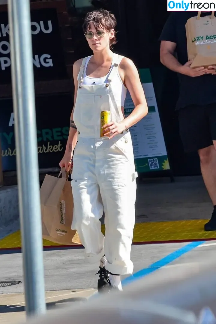 Kristen Stewart nude photo #1530 (kristenstewart / kristenstewartx)