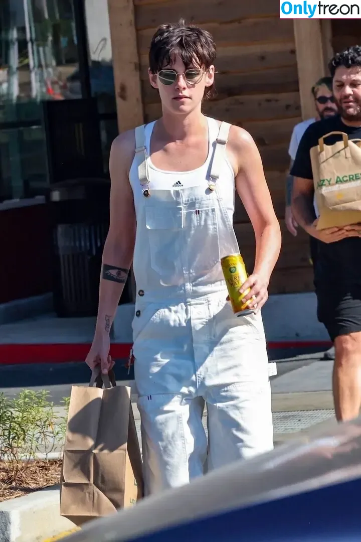 Kristen Stewart nude photo #1532 (kristenstewart / kristenstewartx)